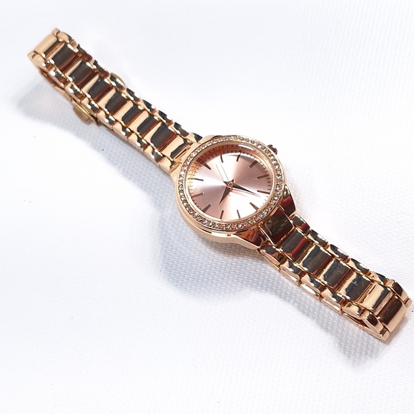 TCK Rose Gold Tone Rhinestone Quartz Wrist Watch, New Battery - Picture 3 of 8